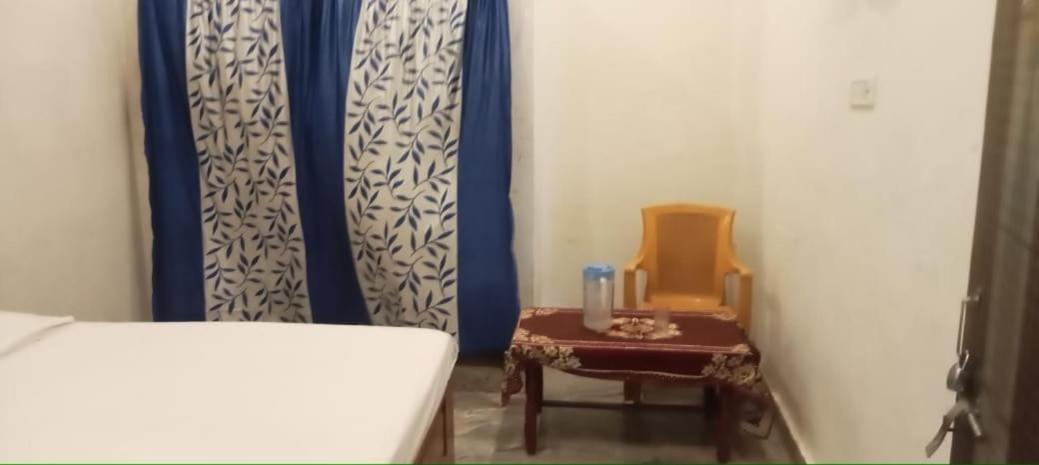 Vaibhav Sadan Dharmsala Hotel Ayodhya Bagian luar foto