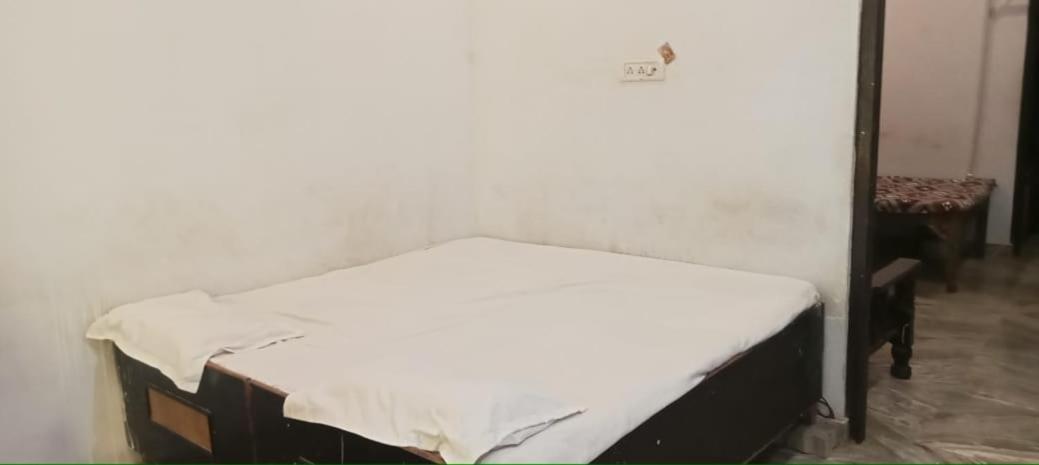 Vaibhav Sadan Dharmsala Hotel Ayodhya Bagian luar foto