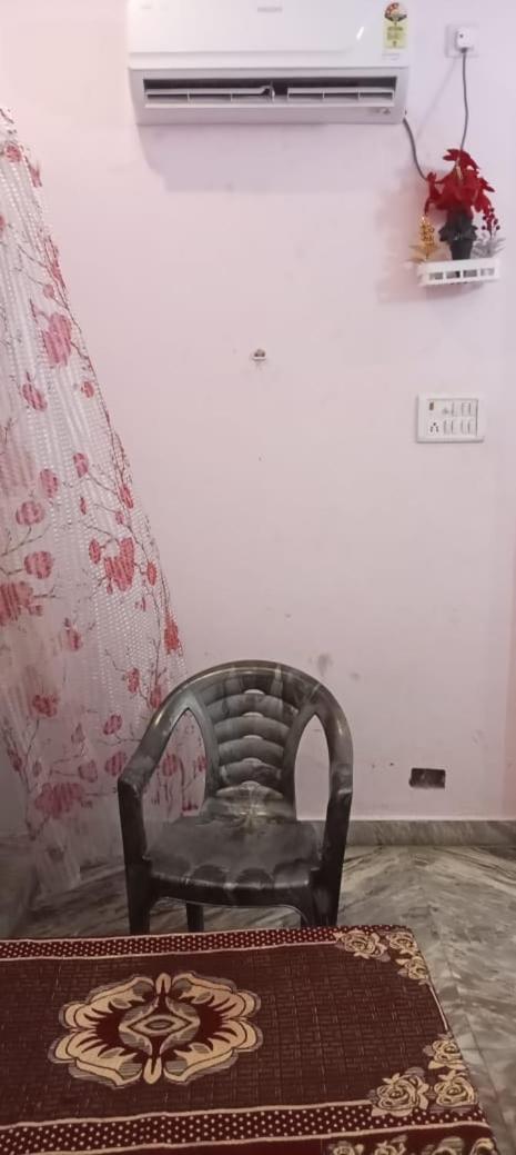 Vaibhav Sadan Dharmsala Hotel Ayodhya Bagian luar foto